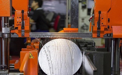 广丰立式金属带锯床切削出现跑带故障解决方法！